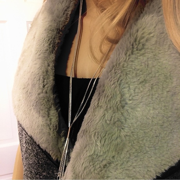 Johnston and Murphy Faux Fur Lined Long Vest Size Large in Excellent Con… - Picture 1 of 8